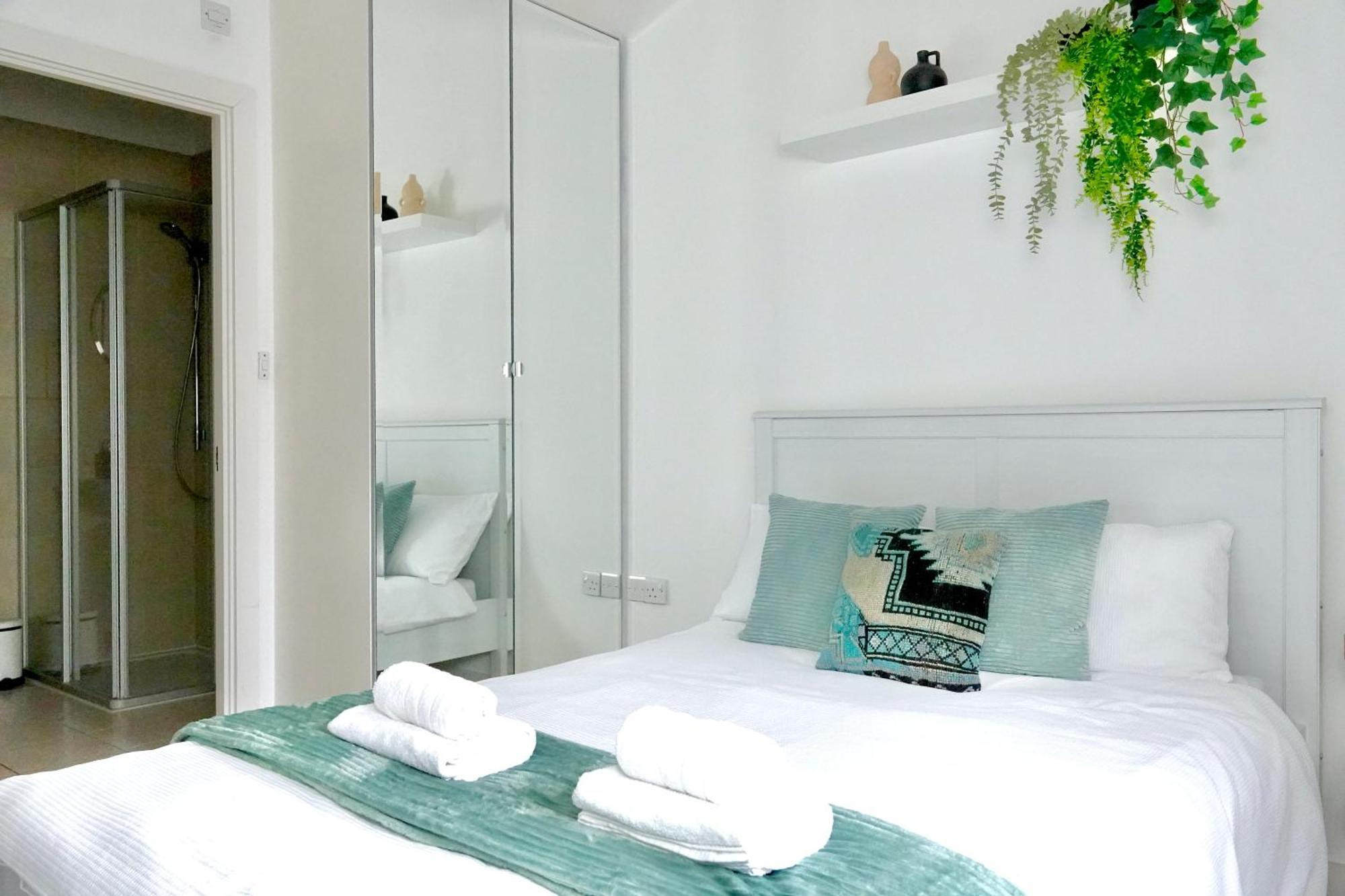 Luxury, Spacious 2 Bed Flat In Apartment London