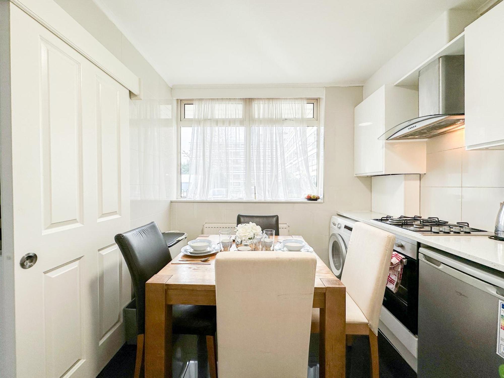 Cosy 3 Bedroom 3 Bathroom Flat With Private Garden- Maida Vale, Near Paddington Apartment *