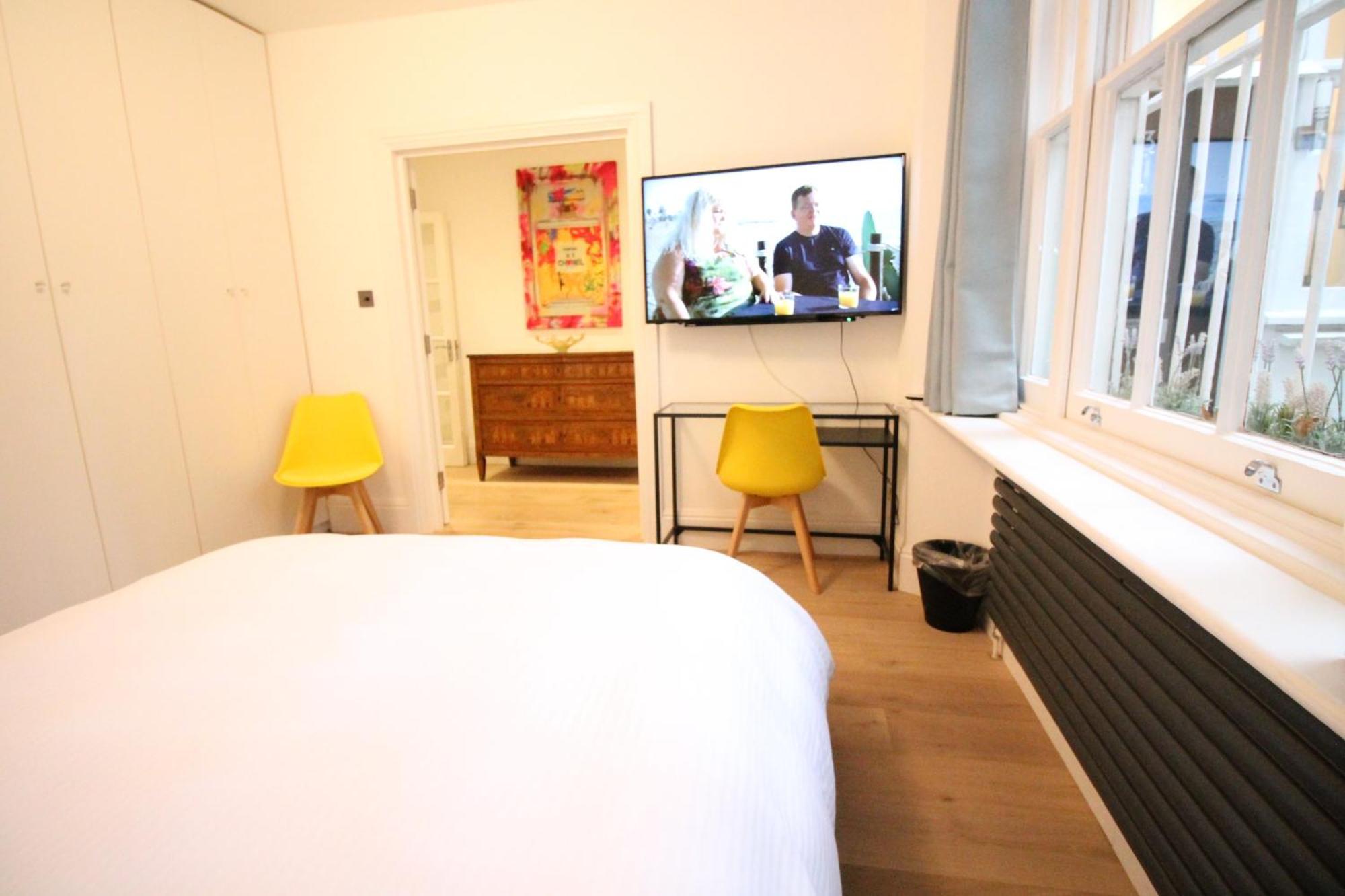 Trendy 2bedroom And 2 Bathroom Flat, Quiet Nottinghill Street Apartment *