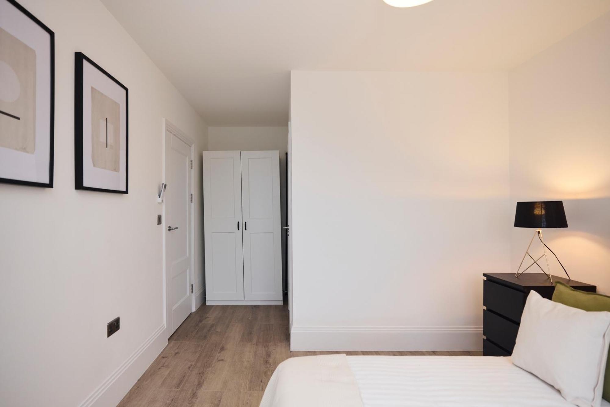 Apartment The Wembley Park Arms - Modern 2bdr Flat With Parking + Balcony *