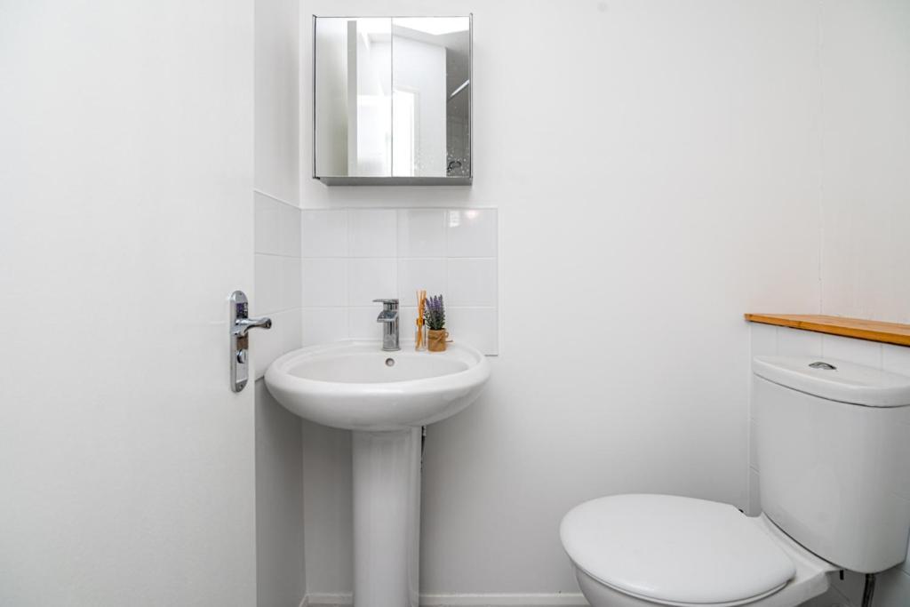 Refurbished Double Bedroom Guest house *