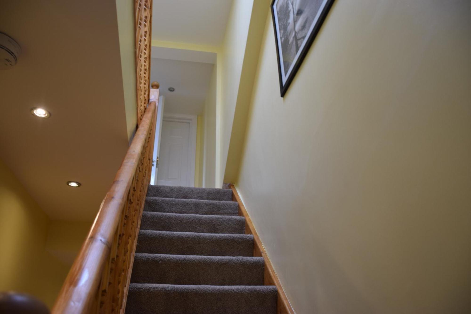 Large 6 Bedroom House - Fortescue Apartment London