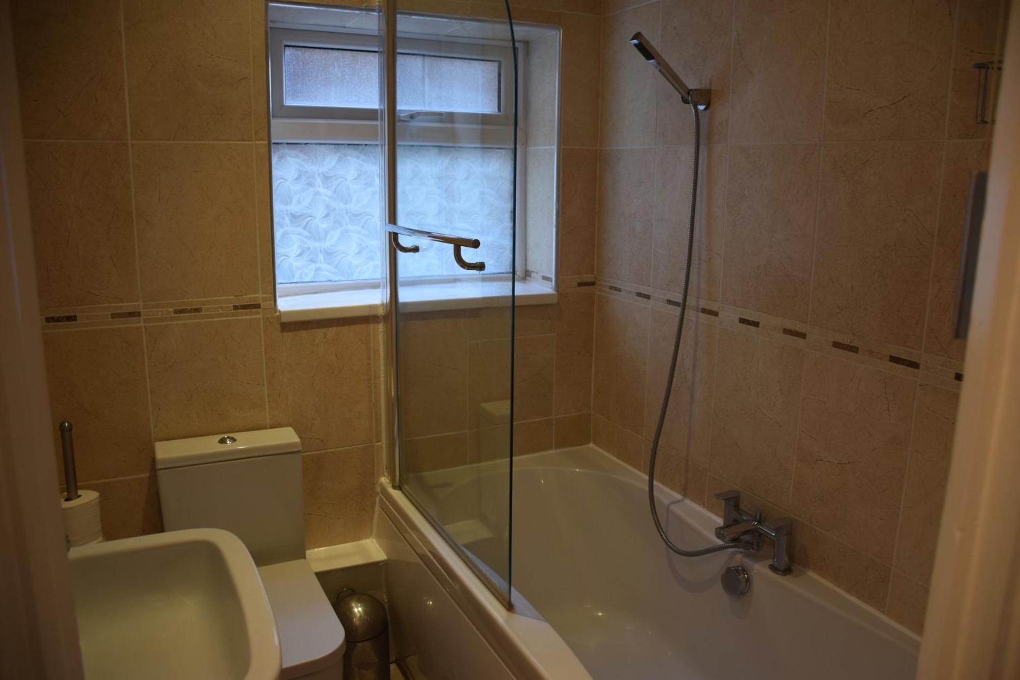 Large 6 Bedroom House - Fortescue Apartment London