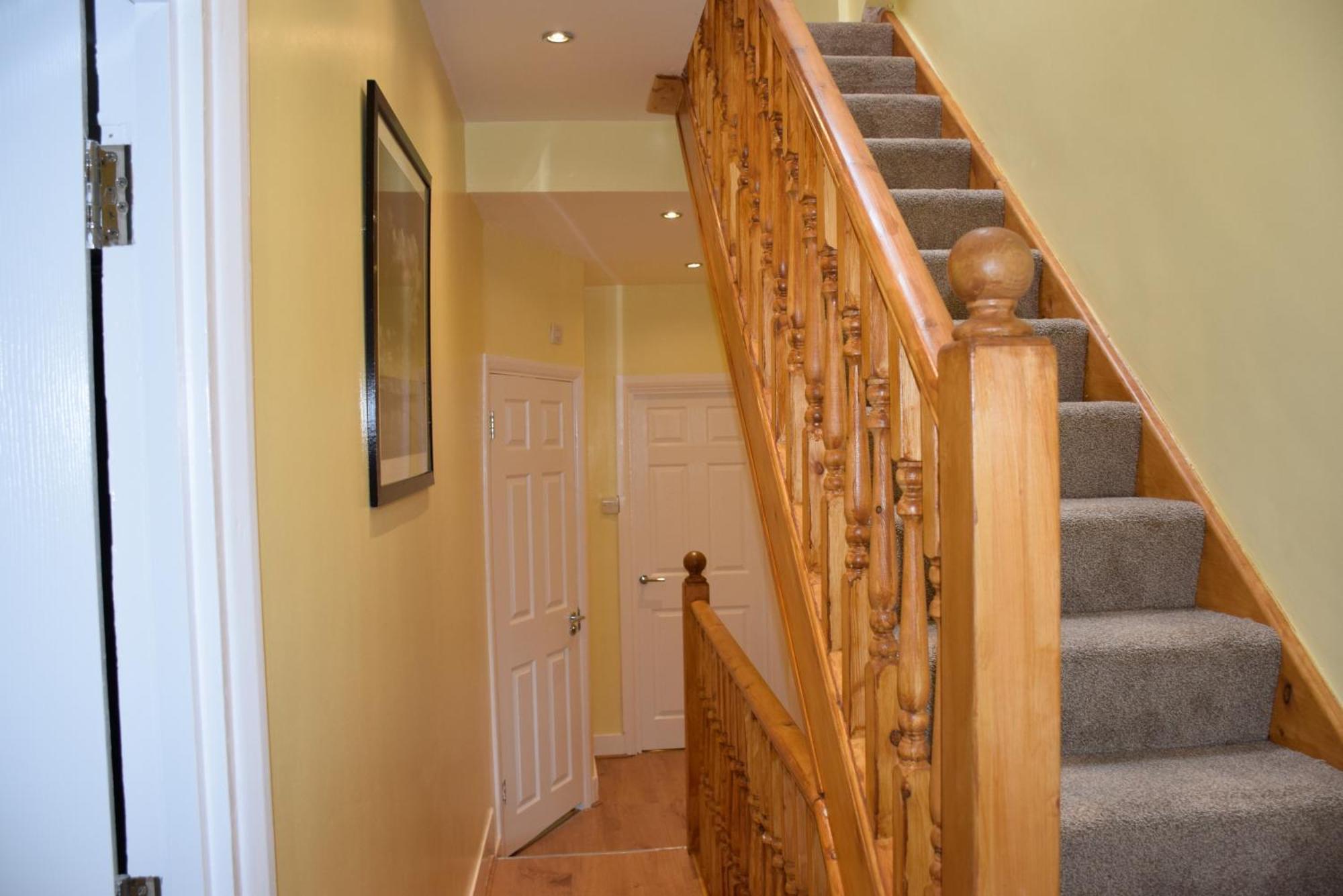 Large 6 Bedroom House - Fortescue London