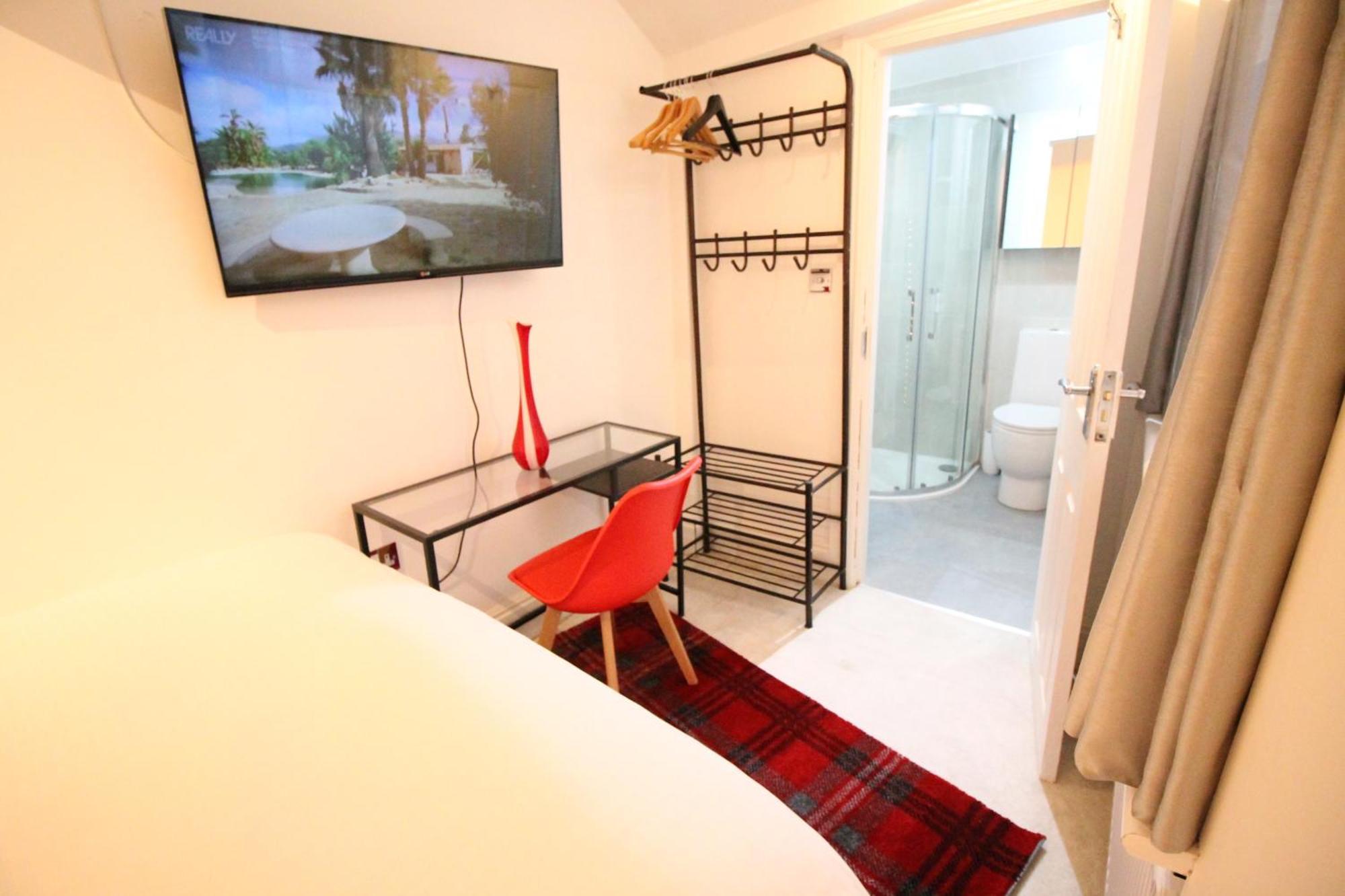 Trendy 2bedroom And 2 Bathroom Flat, Quiet Nottinghill Street Apartment London