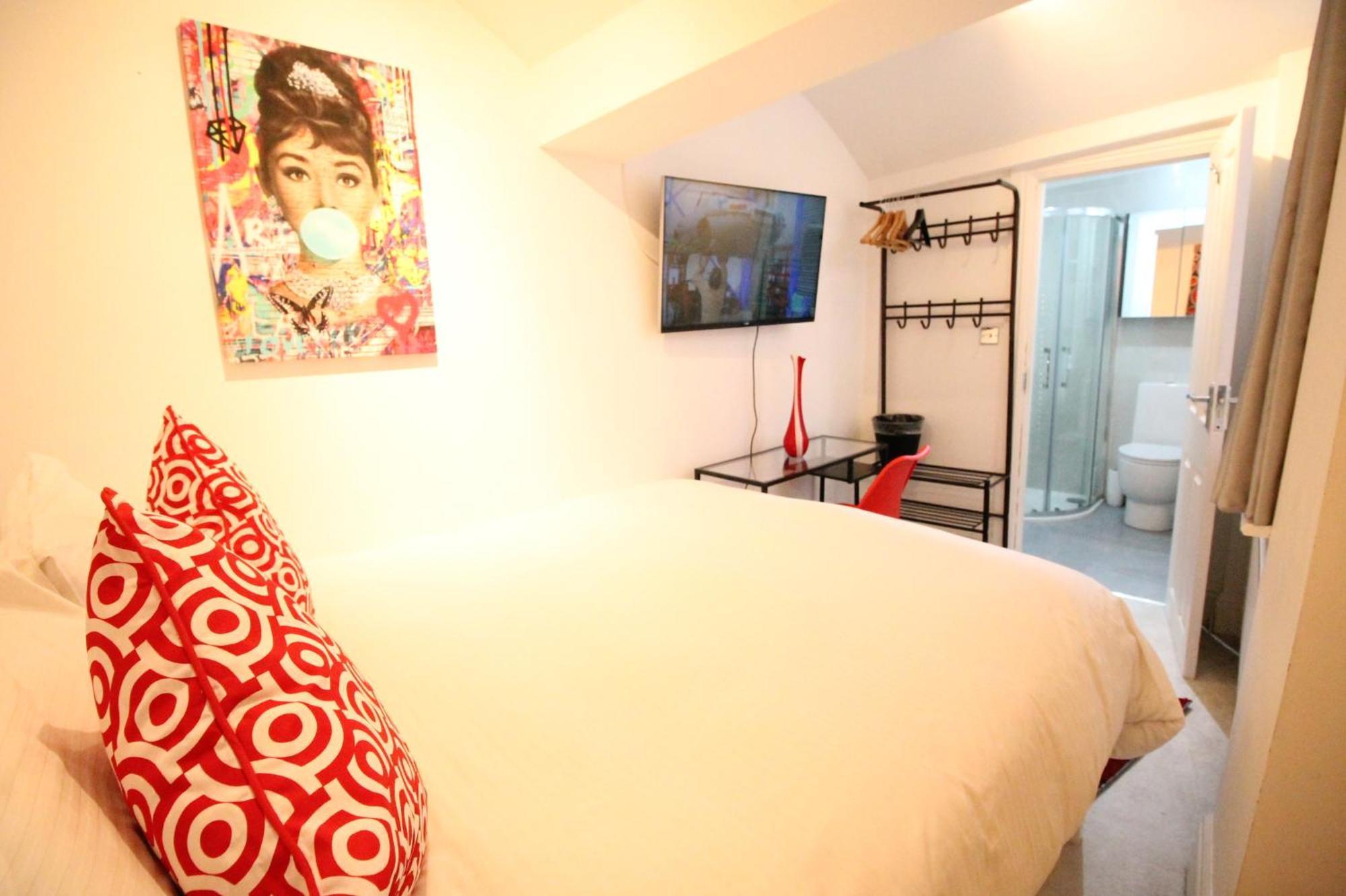 Trendy 2bedroom And 2 Bathroom Flat, Quiet Nottinghill Street Apartment London