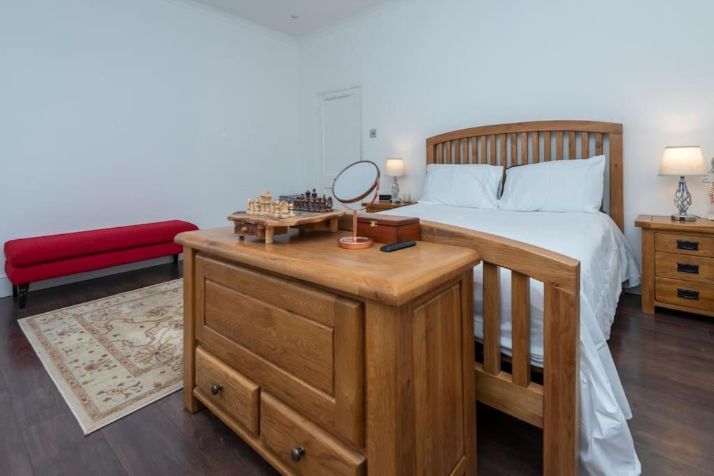Stunning 3-bed House Apartamento