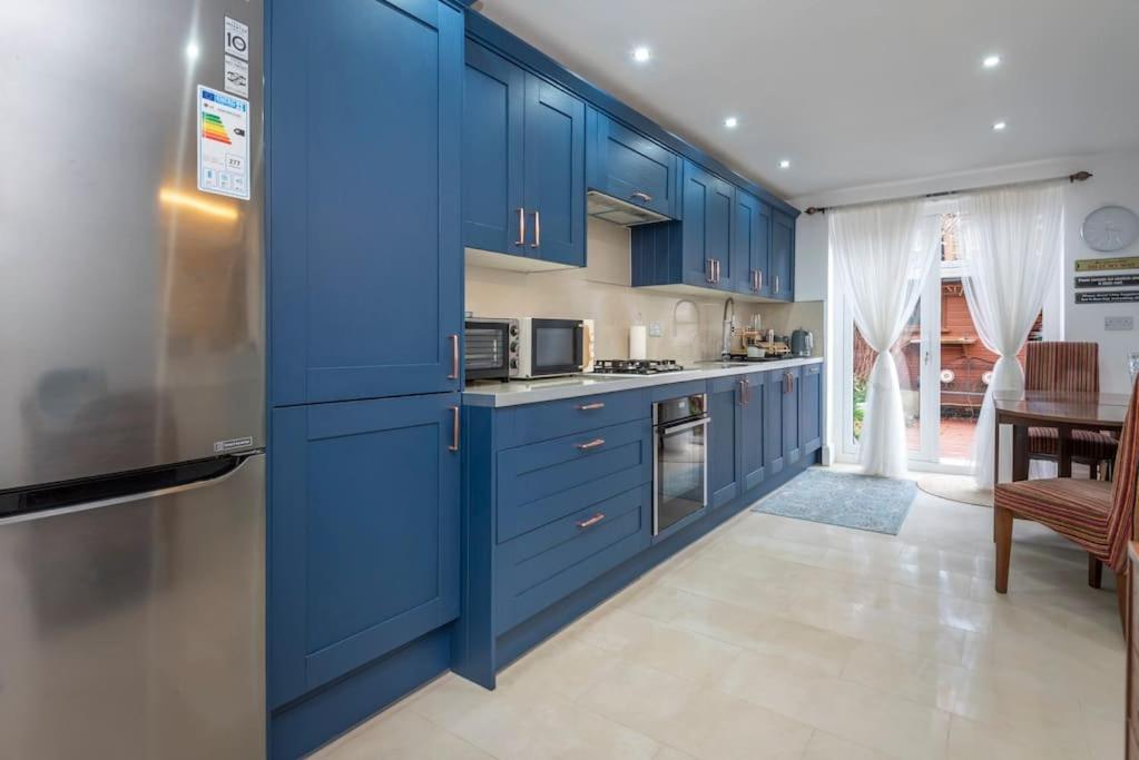Stunning 3-bed House Apartamento *