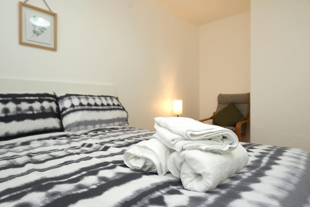 Apartment Oasis Flat With High-speed Broadband And Free Parking