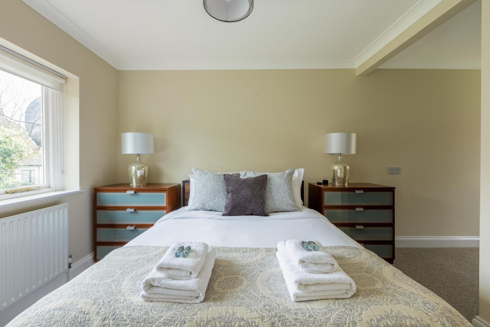 Lovely 2br In Peaceful Hampstead, Nw *