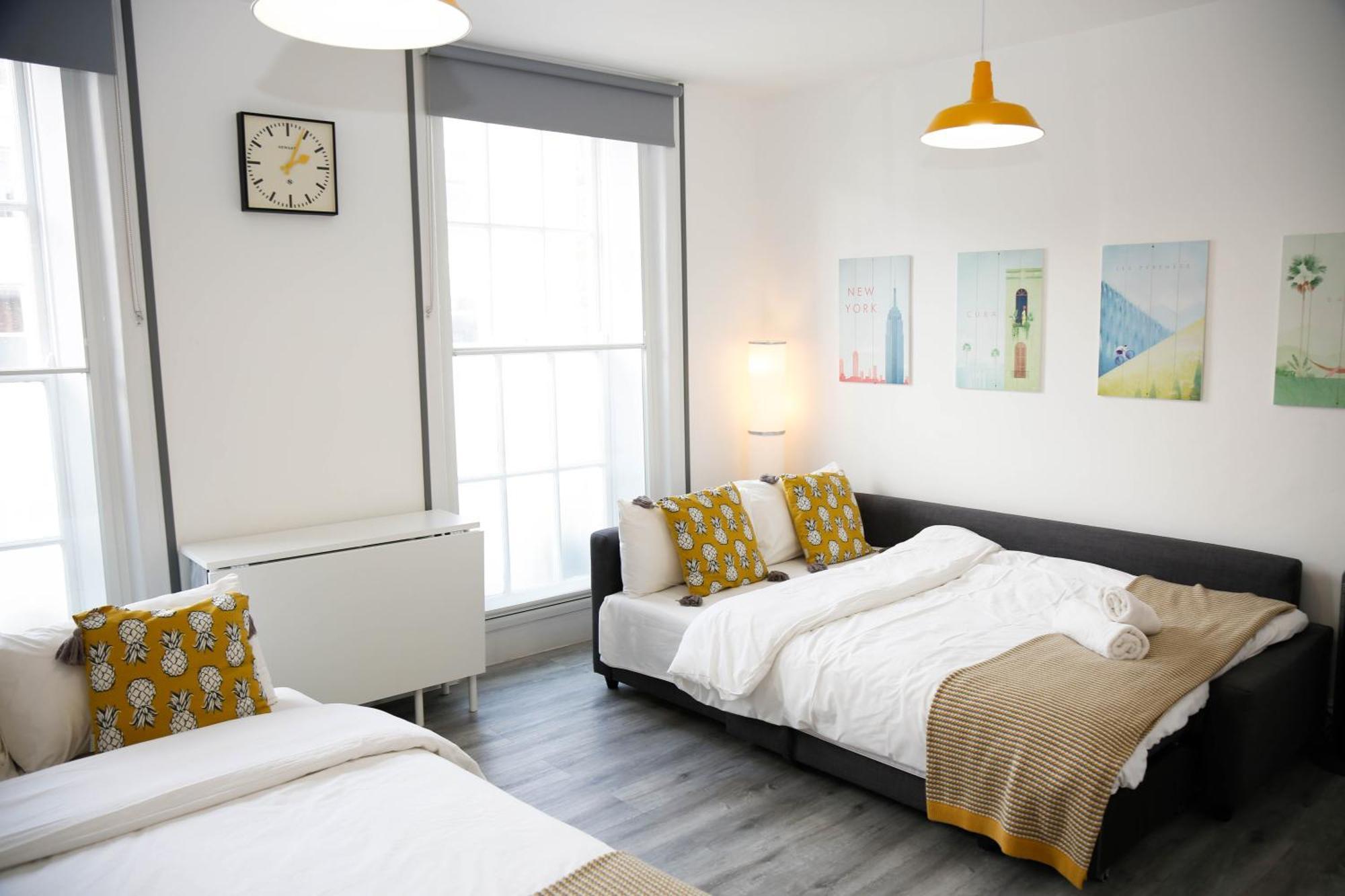 Homestay Luxury In Camden Town Near Shops, Cafes, Bars & Metro With Shared Bathrooms *