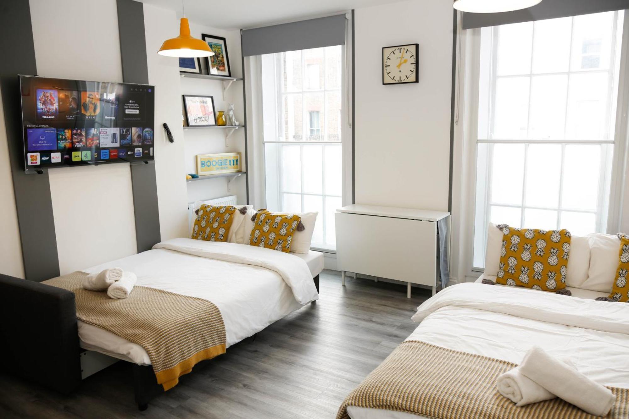 Luxury In Camden Town Near Shops, Cafes, Bars & Metro With Shared Bathrooms London