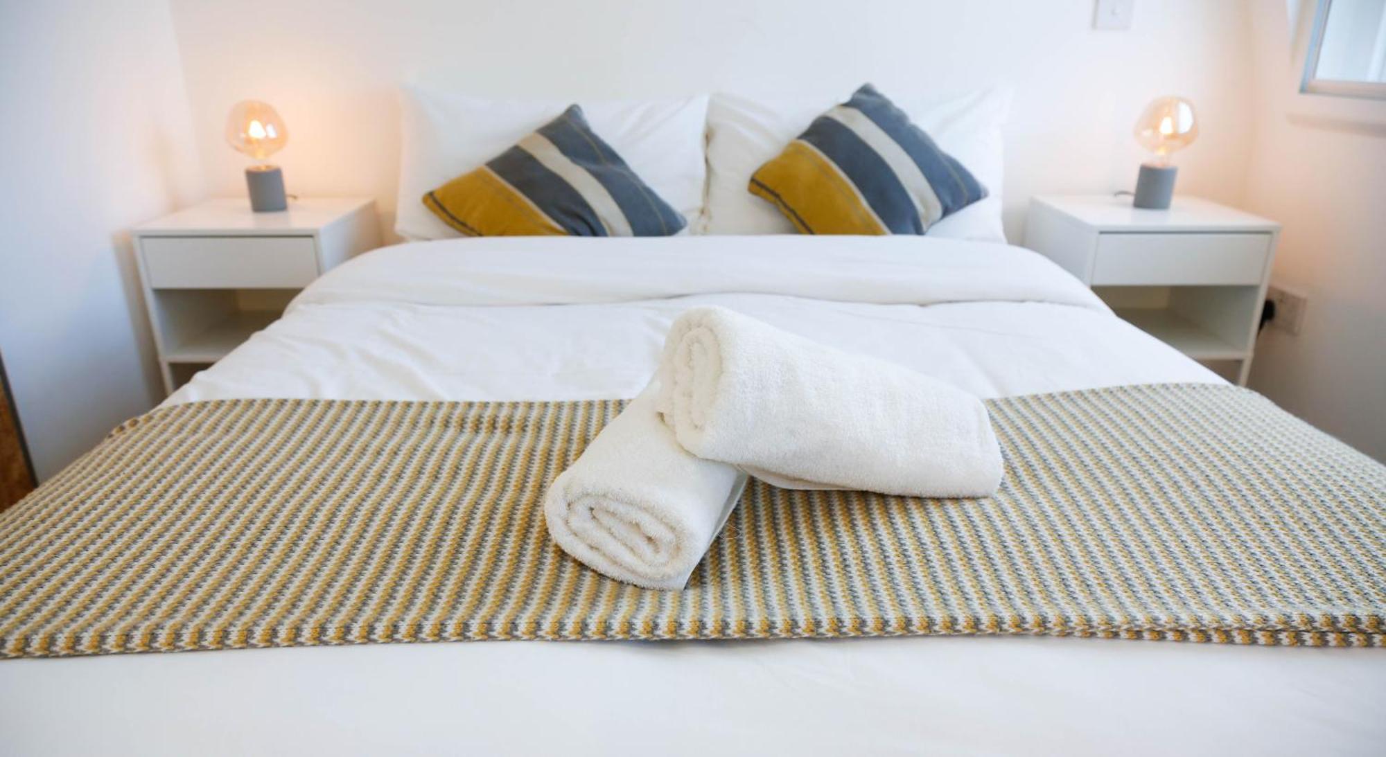 Luxury In Camden Town Near Shops, Cafes, Bars & Metro With Shared Bathrooms * London