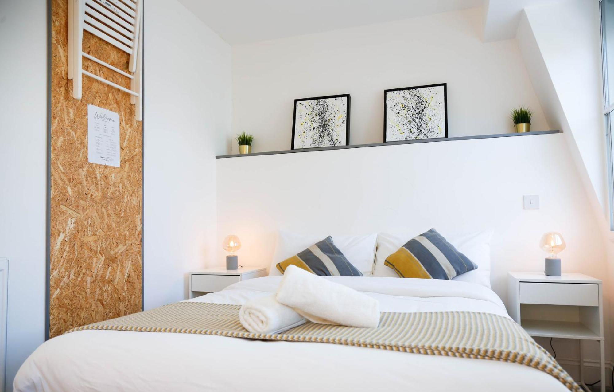 Homestay Luxury In Camden Town Near Shops, Cafes, Bars & Metro With Shared Bathrooms London