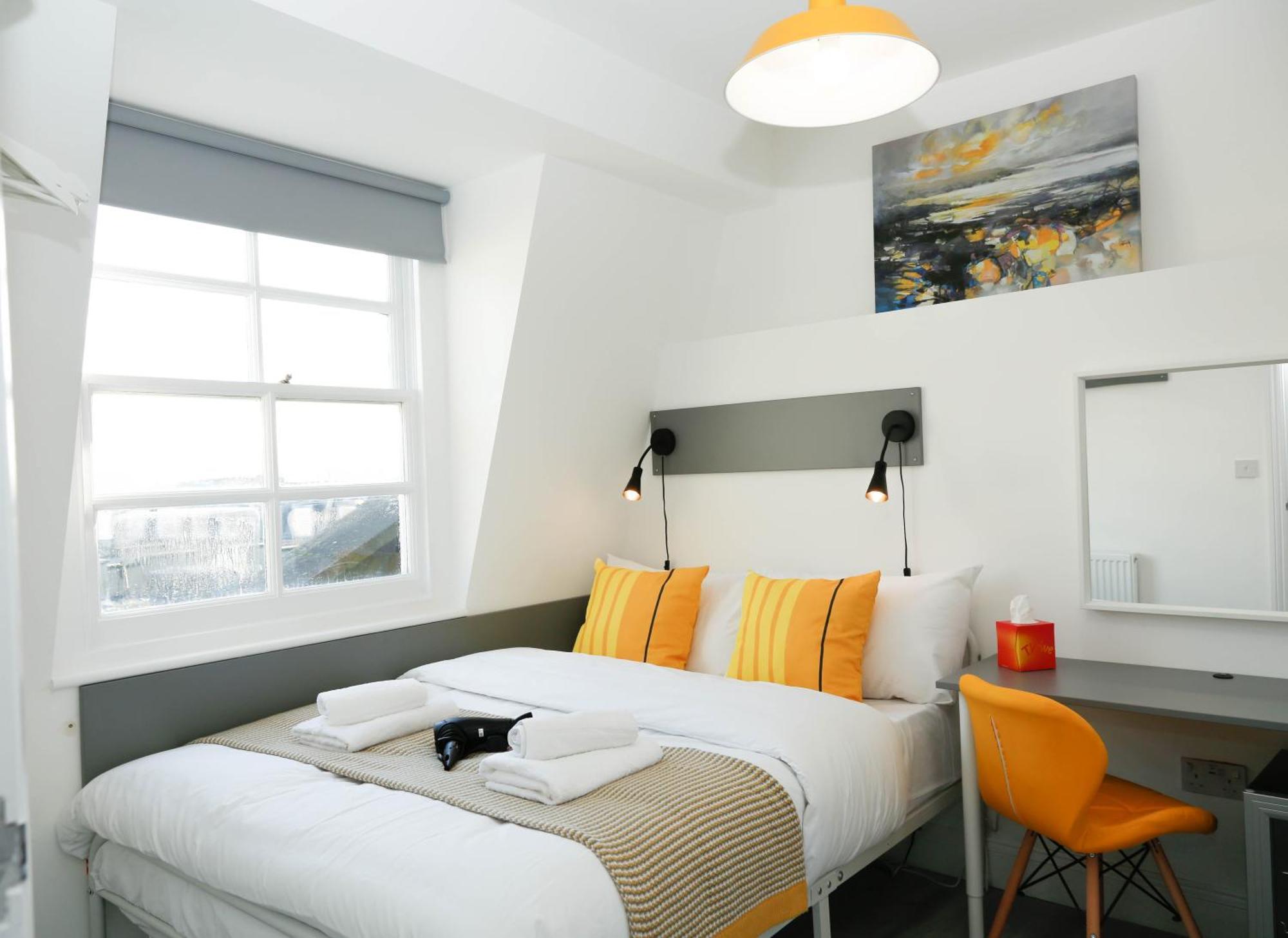 Luxury In Camden Town Near Shops, Cafes, Bars & Metro With Shared Bathrooms * London
