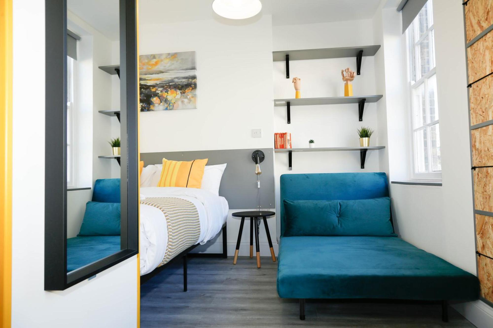 Luxury In Camden Town Near Shops, Cafes, Bars & Metro With Shared Bathrooms Homestay