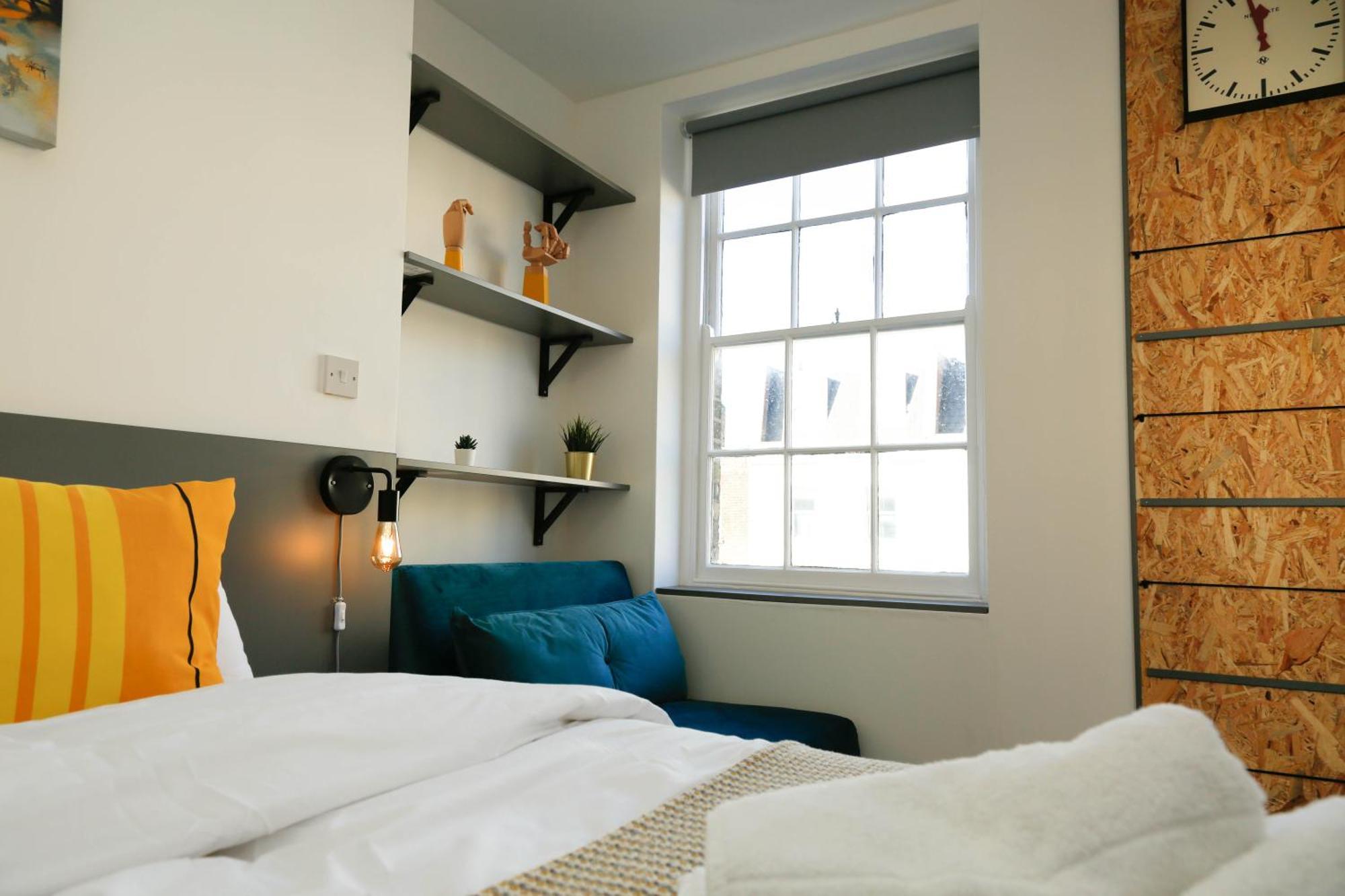 Homestay Luxury In Camden Town Near Shops, Cafes, Bars & Metro With Shared Bathrooms