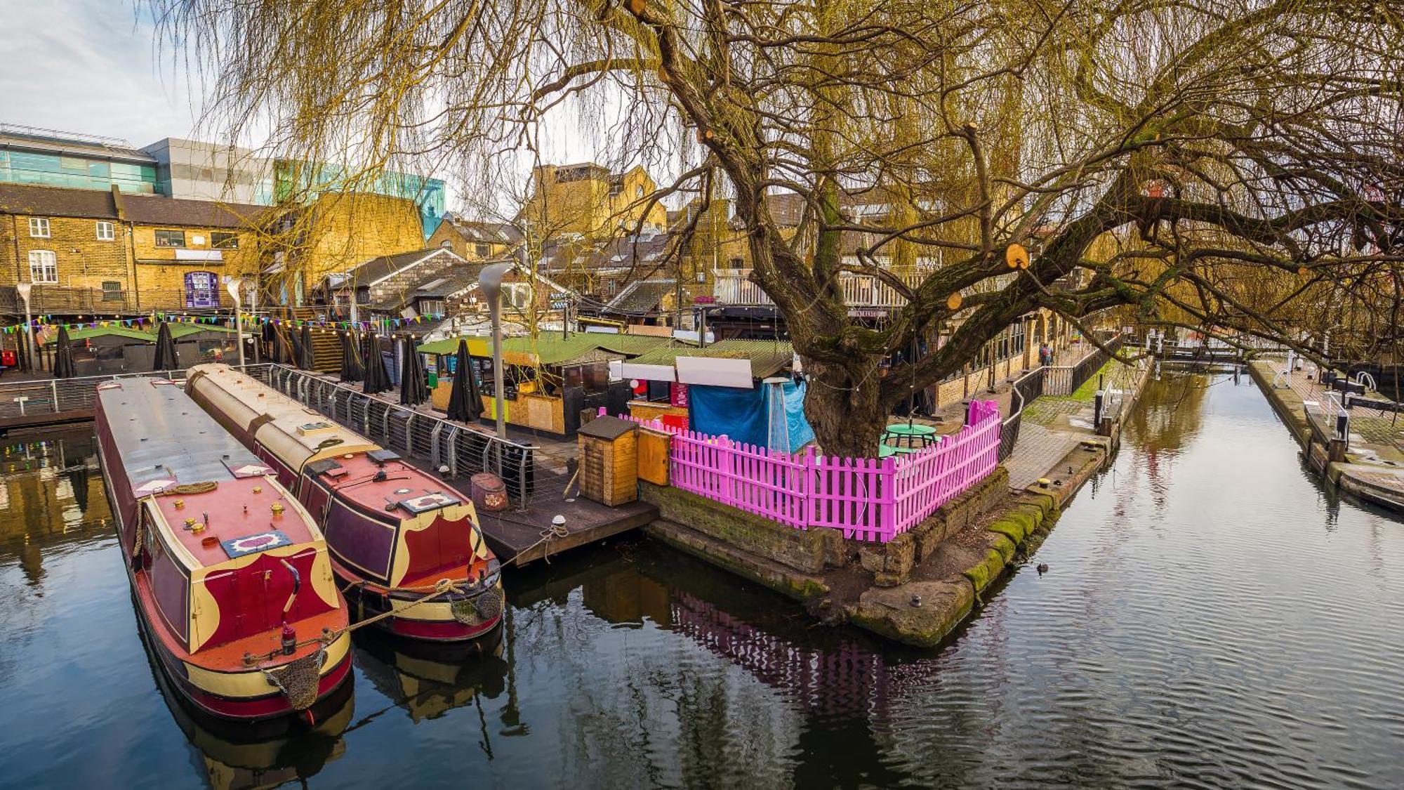 Luxury In Camden Town Near Shops, Cafes, Bars & Metro With Shared Bathrooms