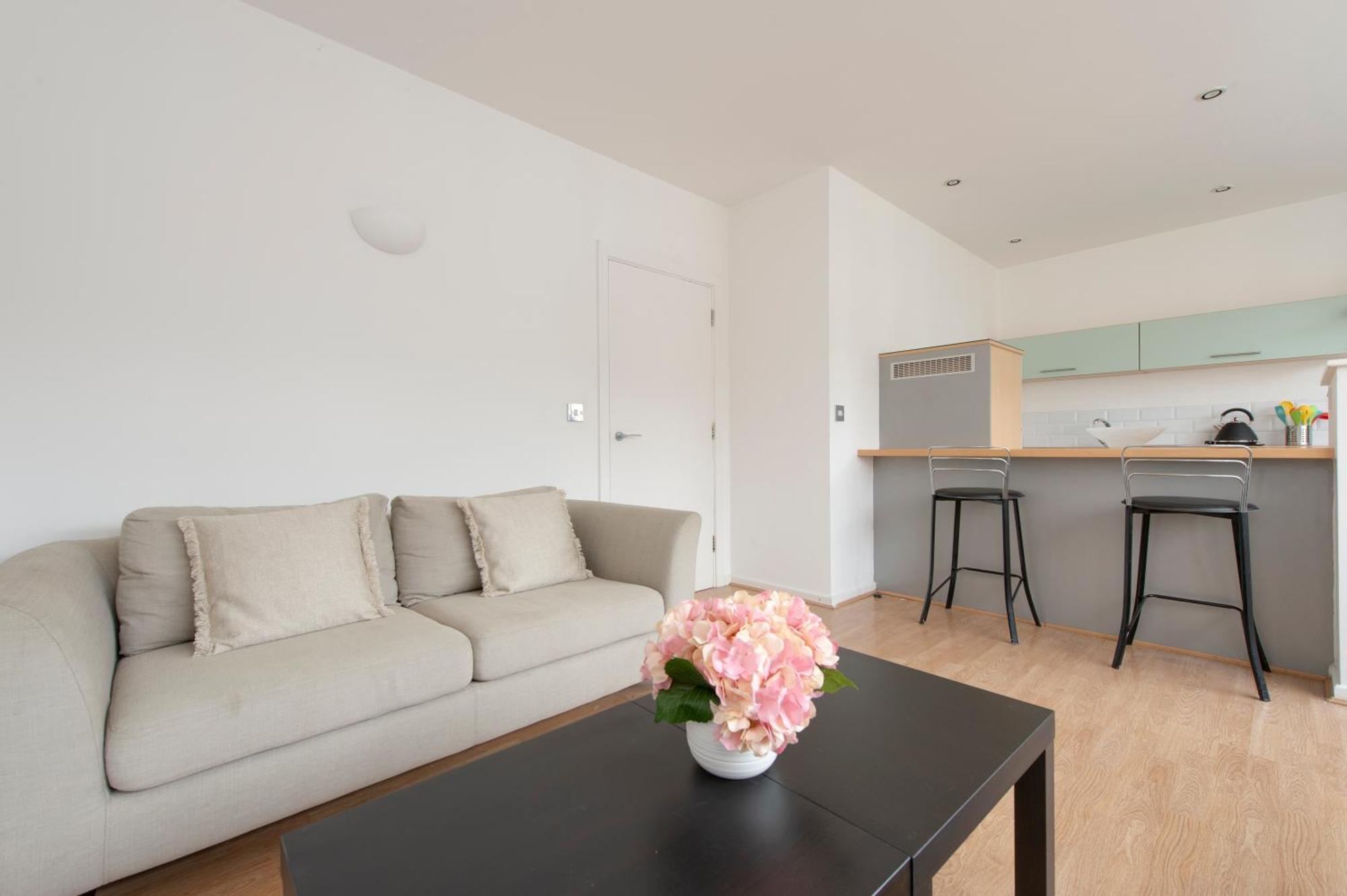 Apartamento Modern Luxury By Bow Road Station Londres