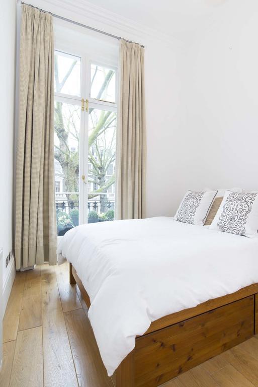 Veeve - Holland Park Avenue London