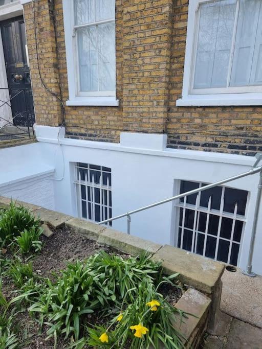 Entire Ground Floor Flat, Free Off-street Parking And Large Garden London