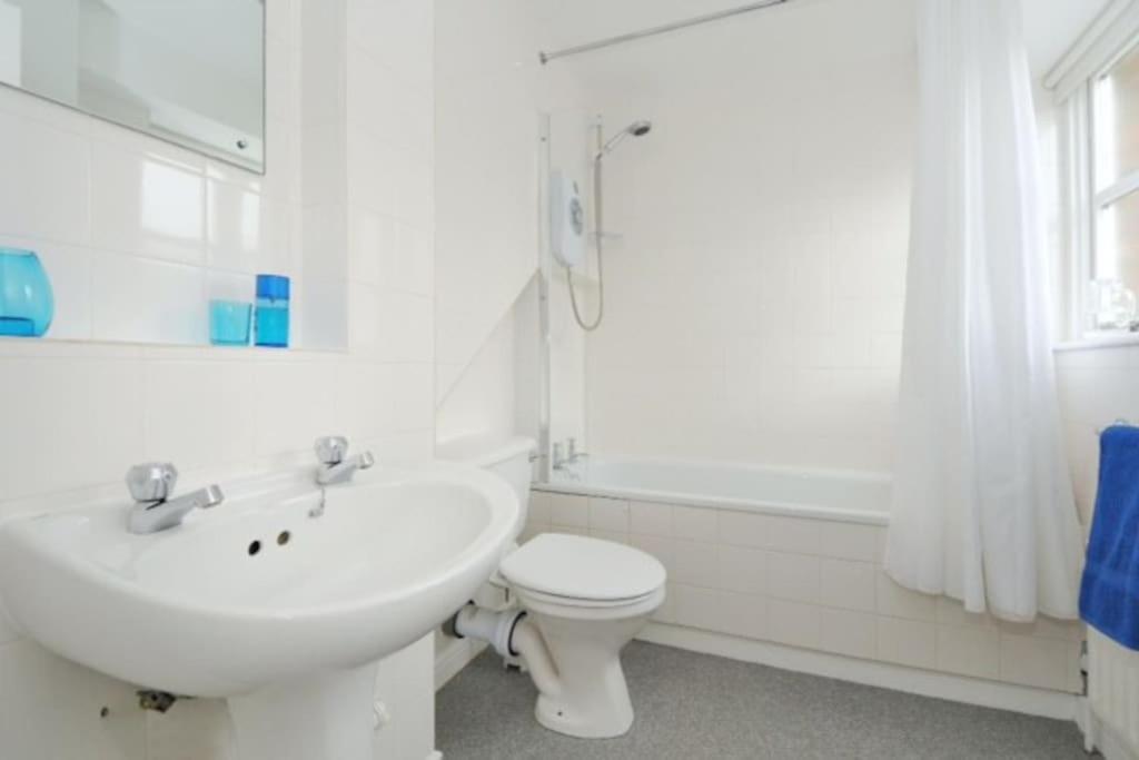 Zone 1! 2 Bed Duplex Apartment! * Londres