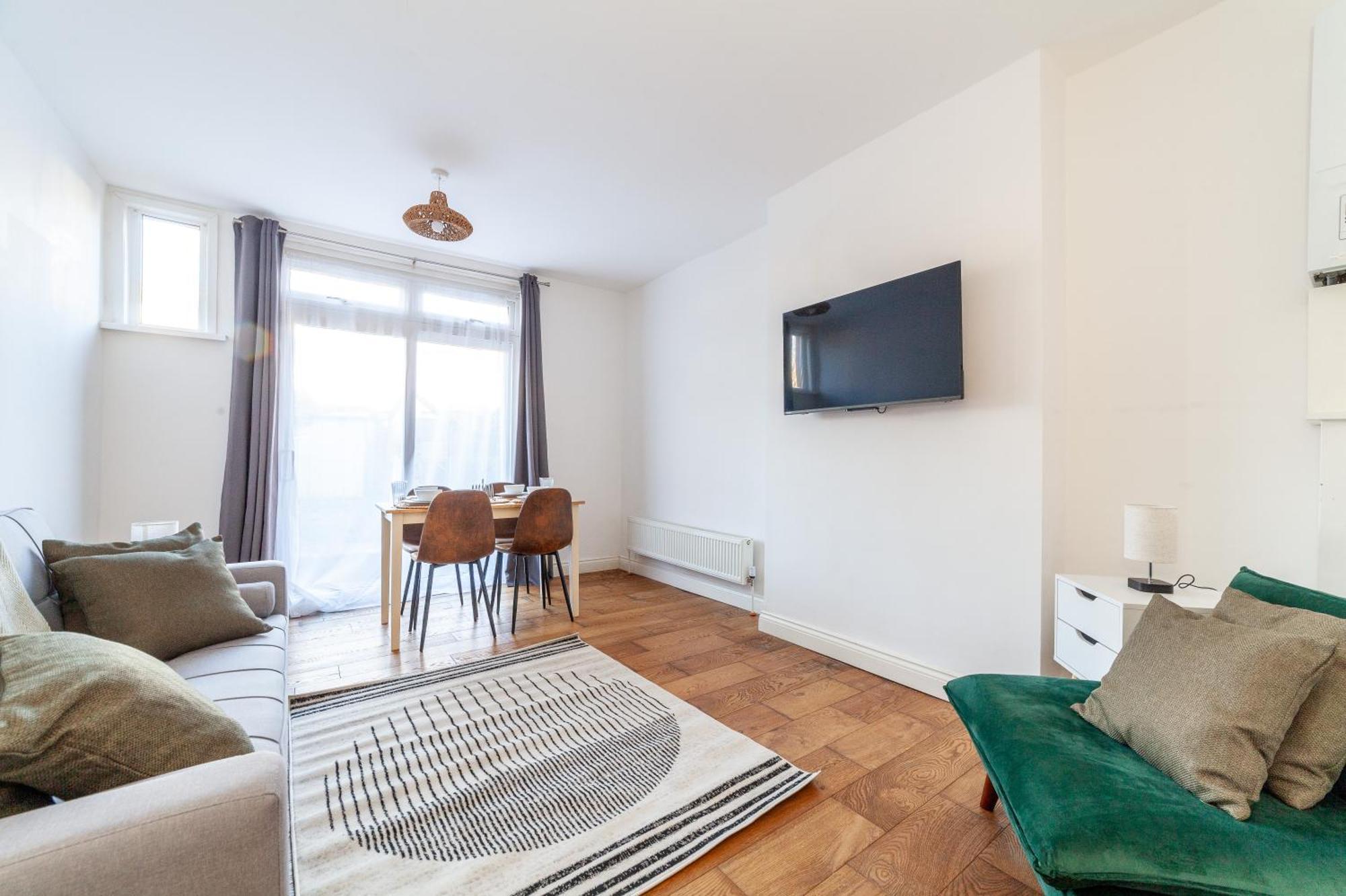 Apartment Sleek & Modern 2 Bd In - Sleeps 7 - Parking