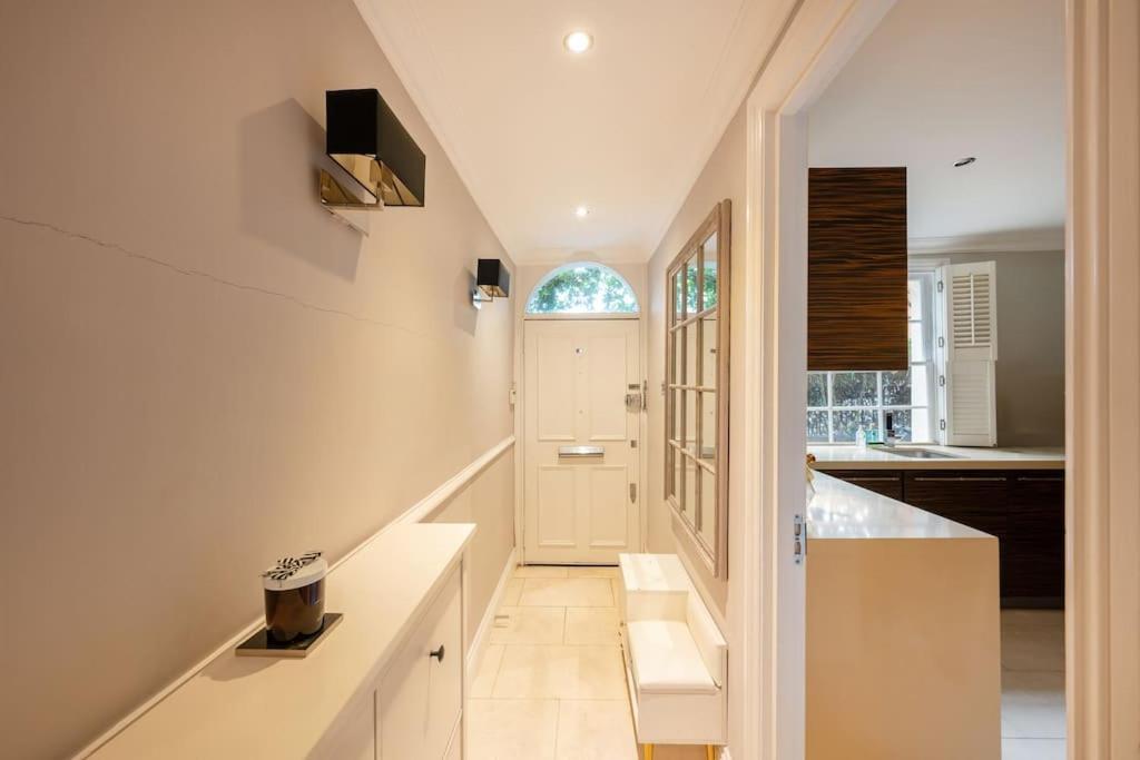 Fairytale Garden House - Next To Victoria Station & Pet Friendly London