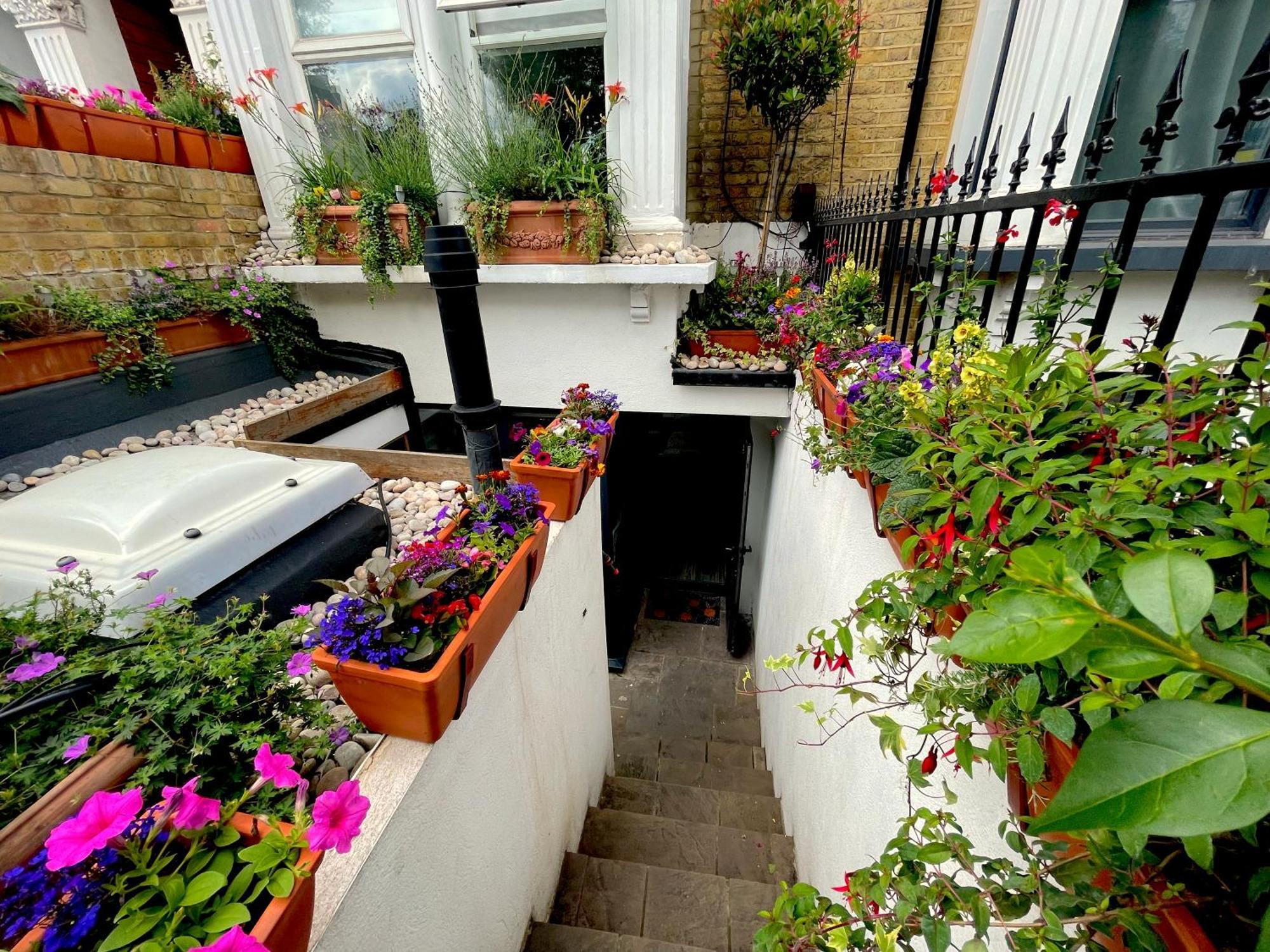 Apartment 1 Bedroom Flat With Whirlpool Bath London