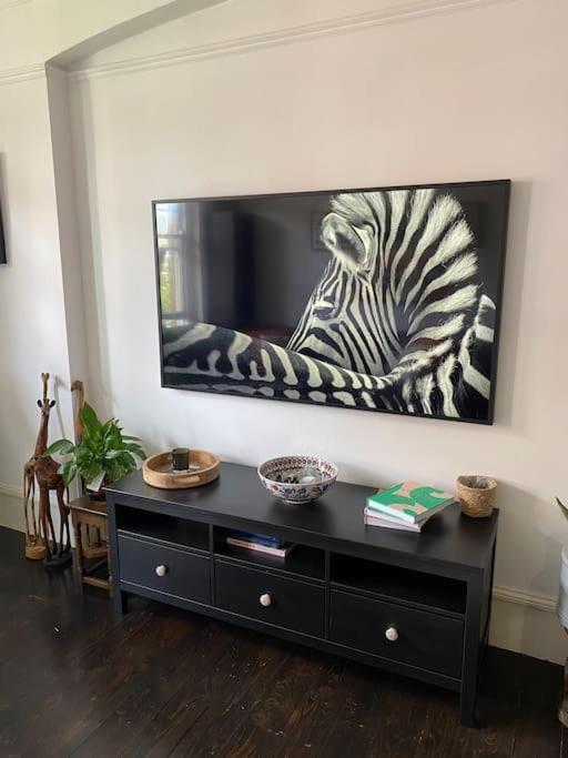 Spacious Flat In West Kensington London