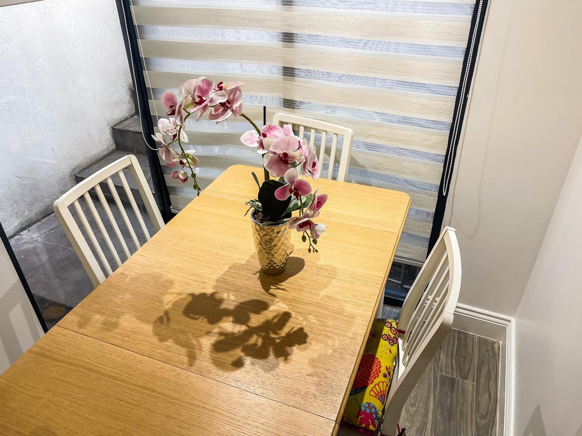 1 Bedroom Flat With Whirlpool Bath Apartment London