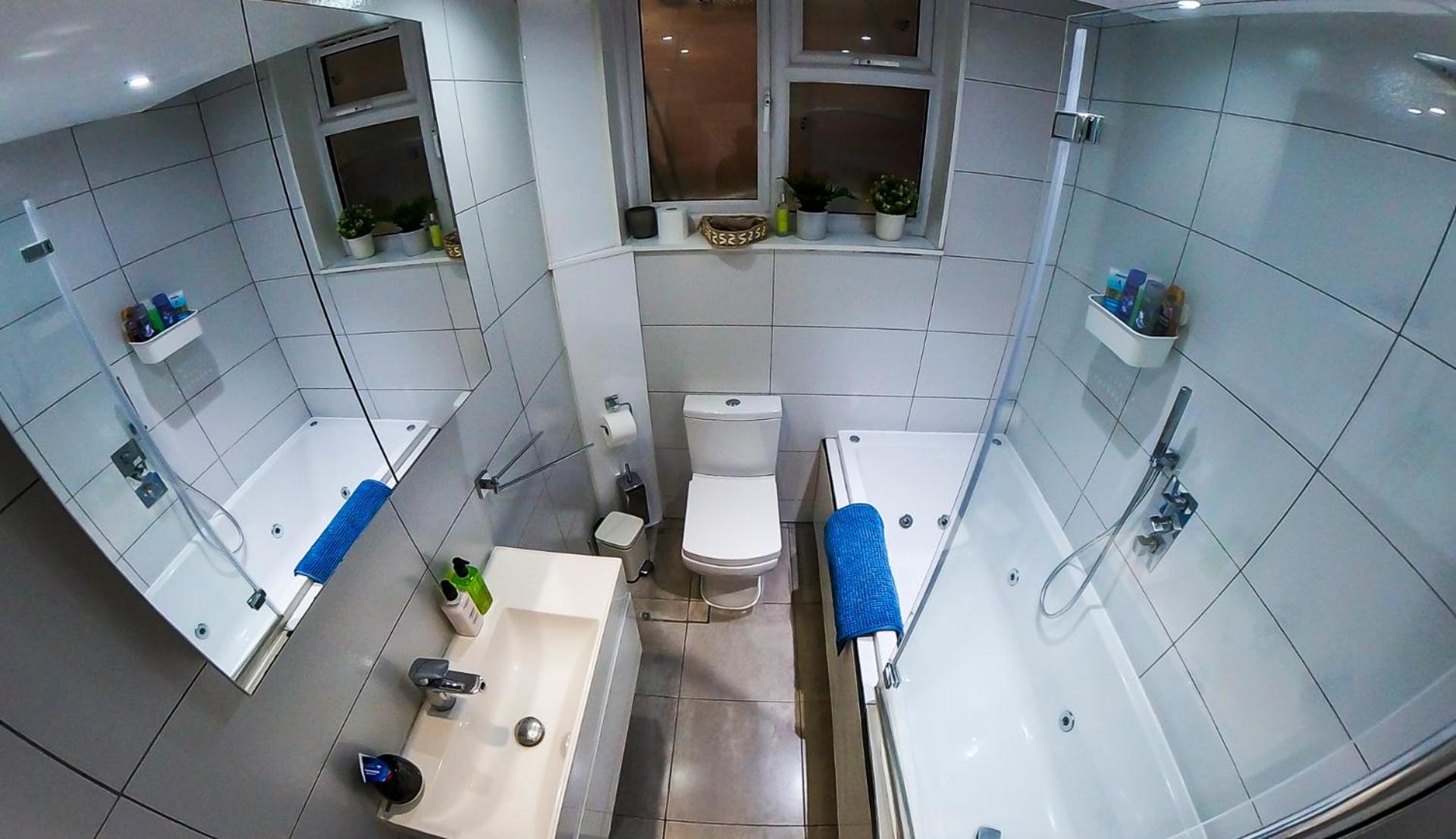Apartment 1 Bedroom Flat With Whirlpool Bath London