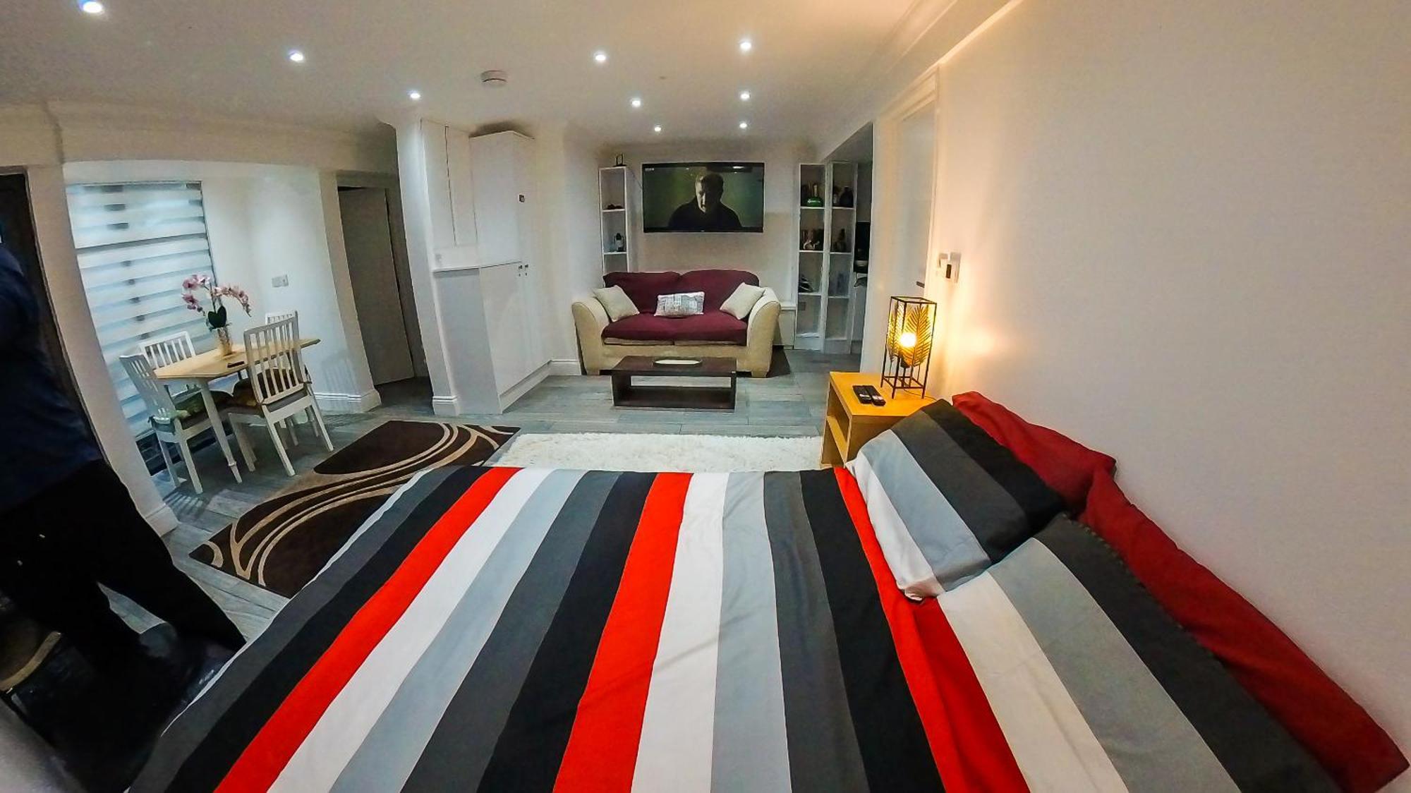 1 Bedroom Flat With Whirlpool Bath London