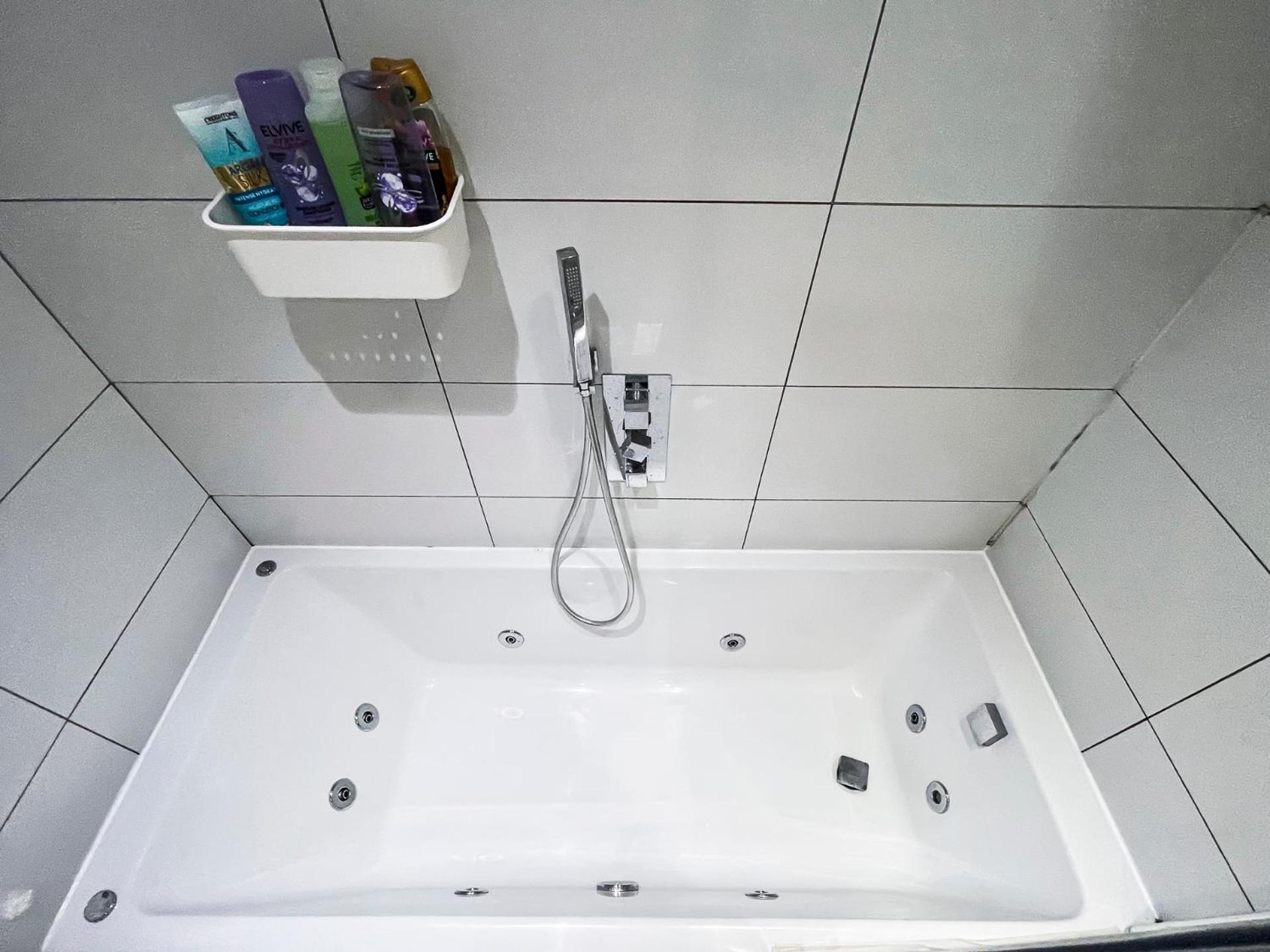Apartment 1 Bedroom Flat With Whirlpool Bath