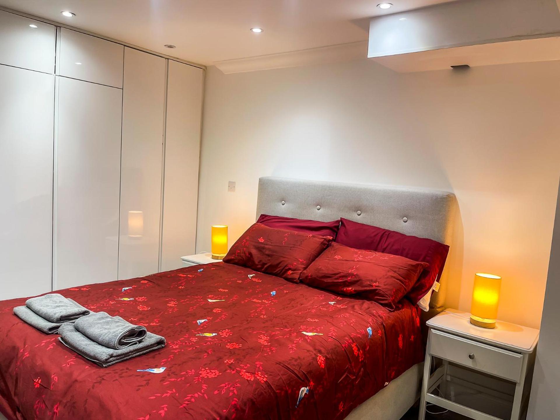 1 Bedroom Flat With Whirlpool Bath London