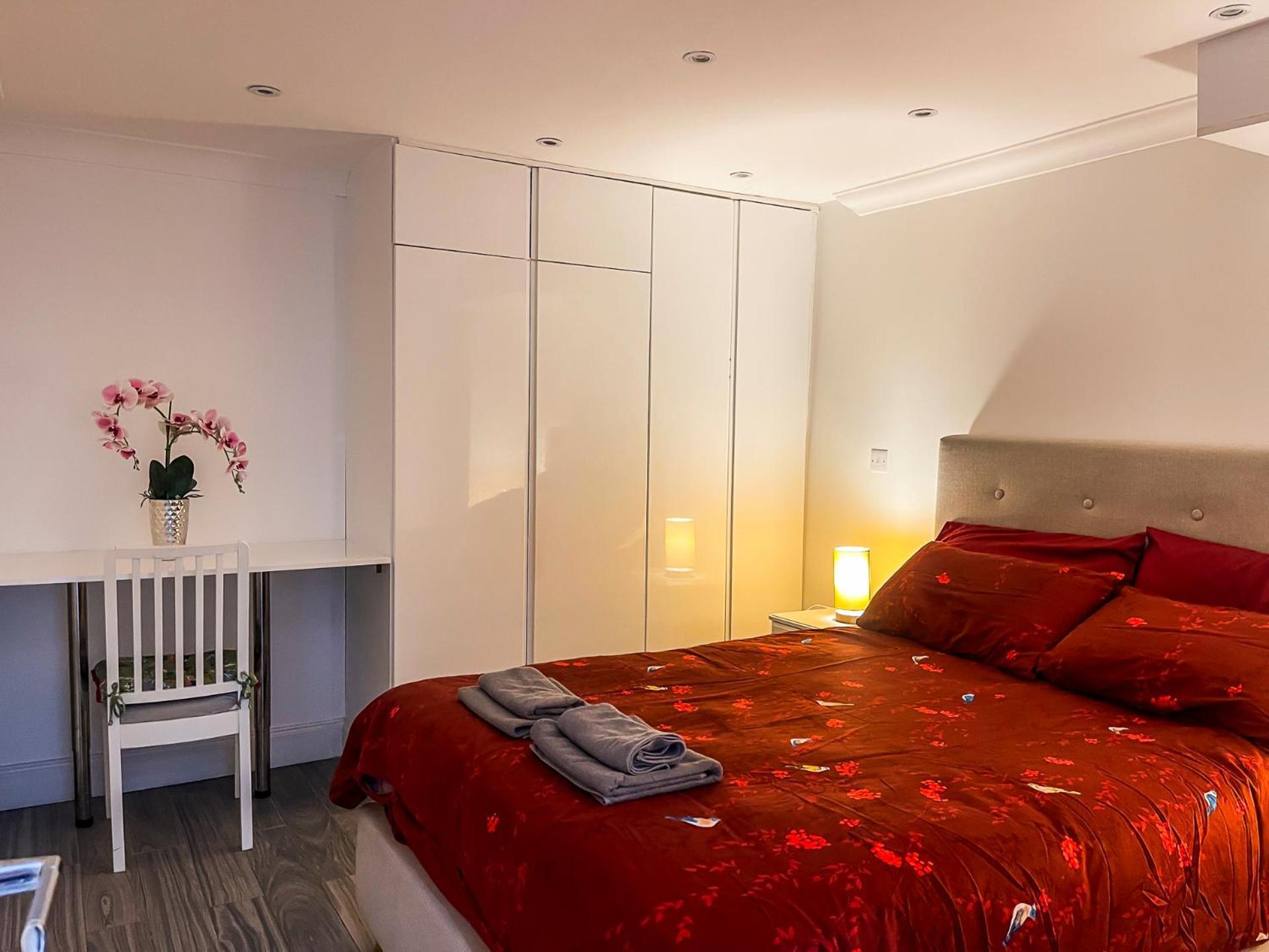 Apartment 1 Bedroom Flat With Whirlpool Bath