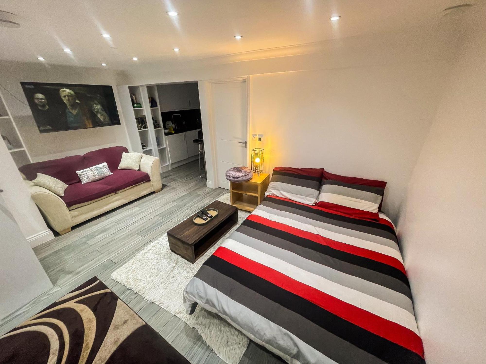 Apartment 1 Bedroom Flat With Whirlpool Bath *
