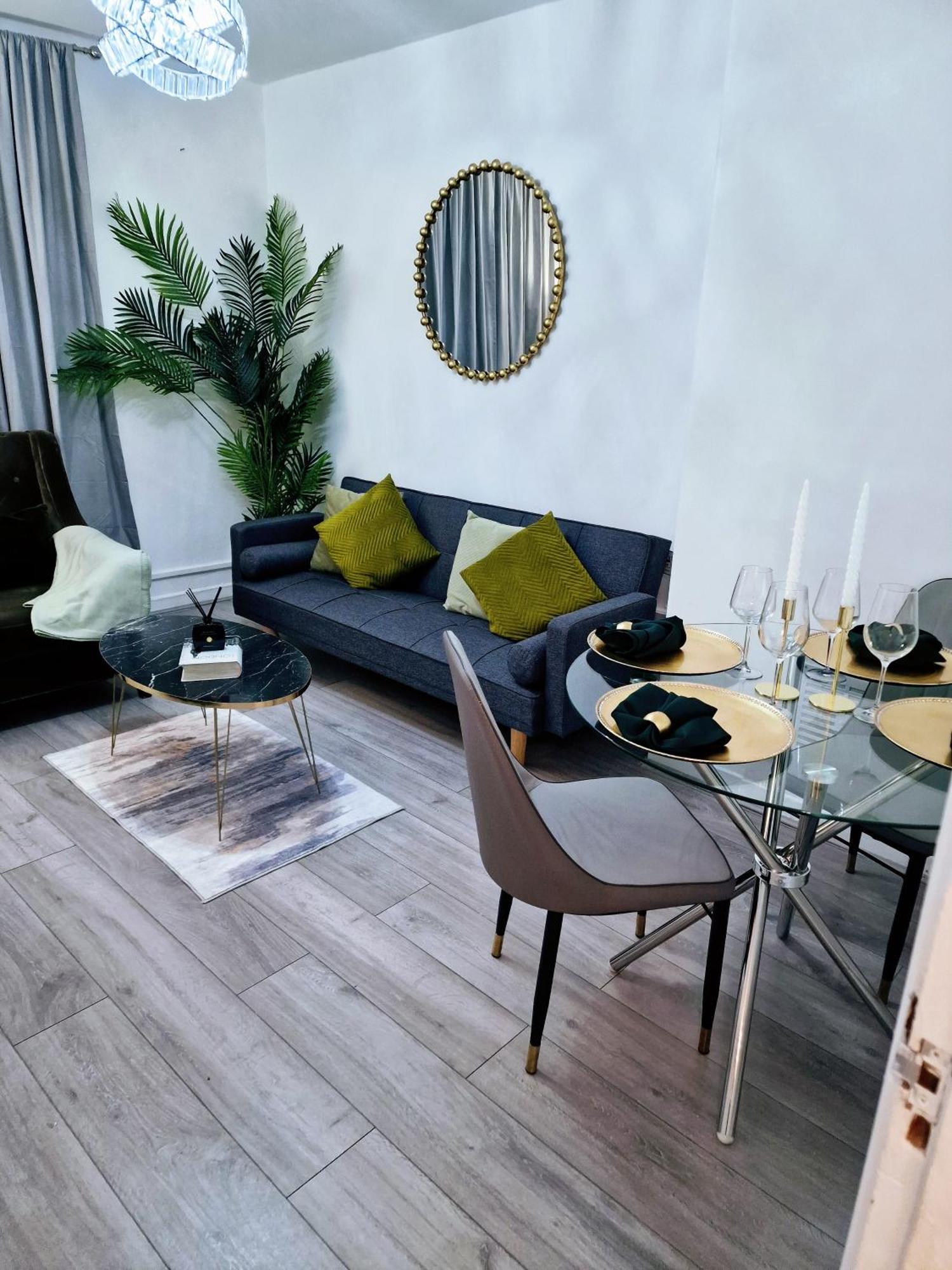 Apartment 1 Bedroom Flat