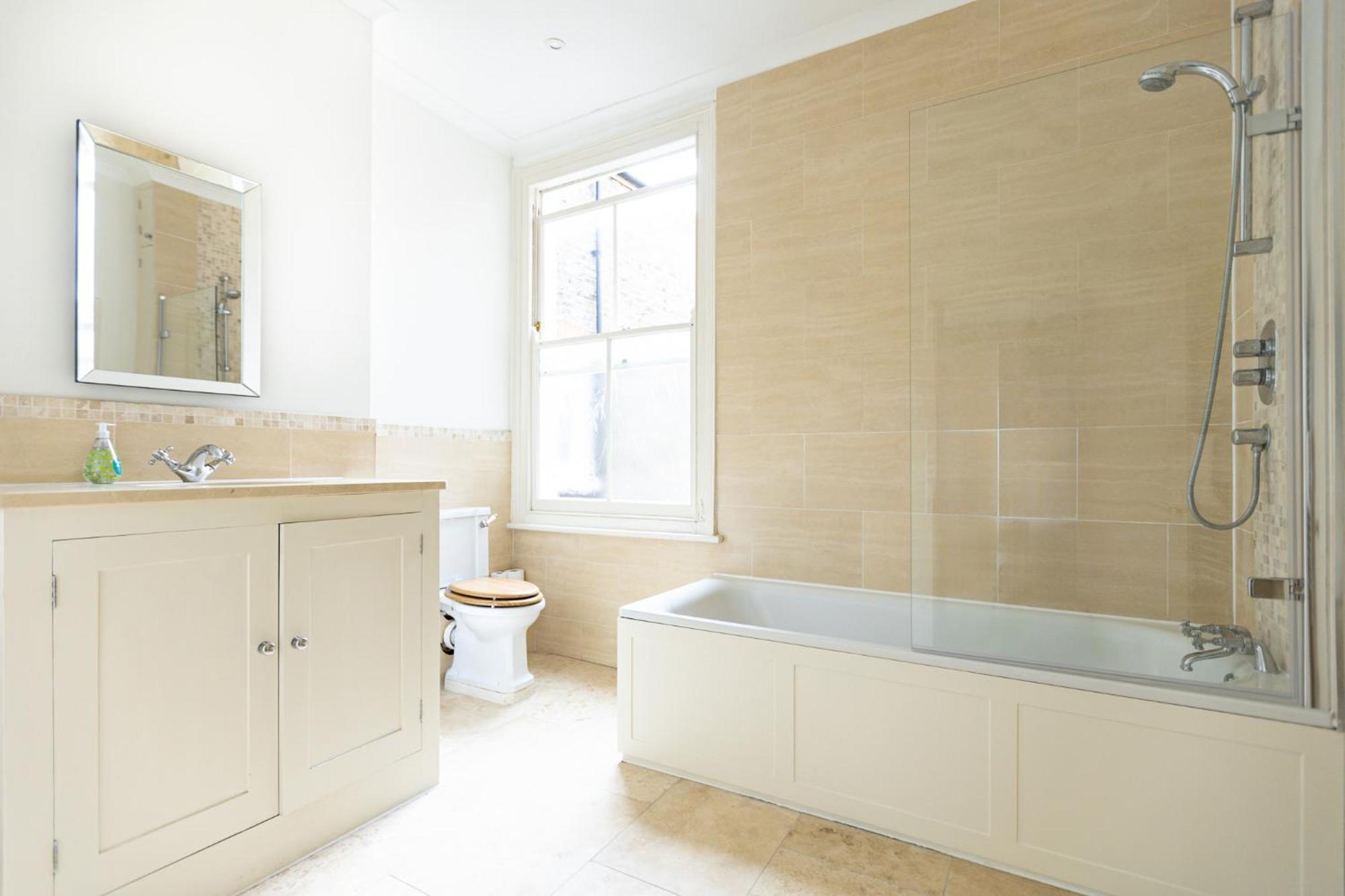Charming 4 Bed Victorian House In Clapham Old Town Apartment *