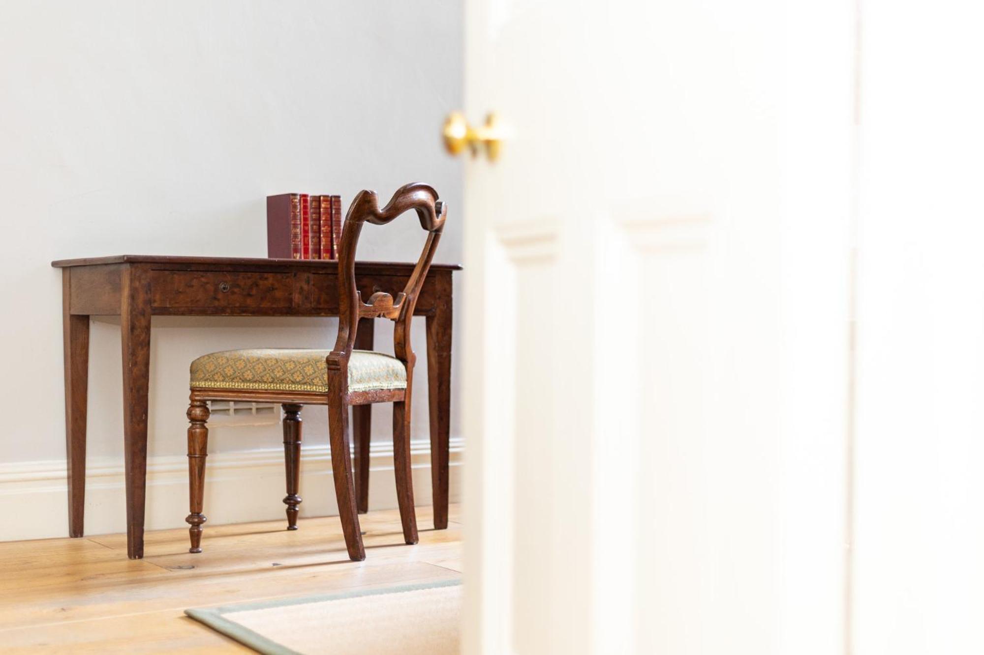 Charming 4 Bed Victorian House In Clapham Old Town * London