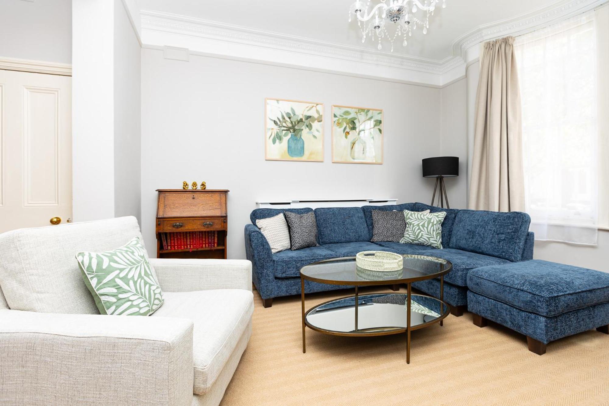Charming 4 Bed Victorian House In Clapham Old Town Apartment London