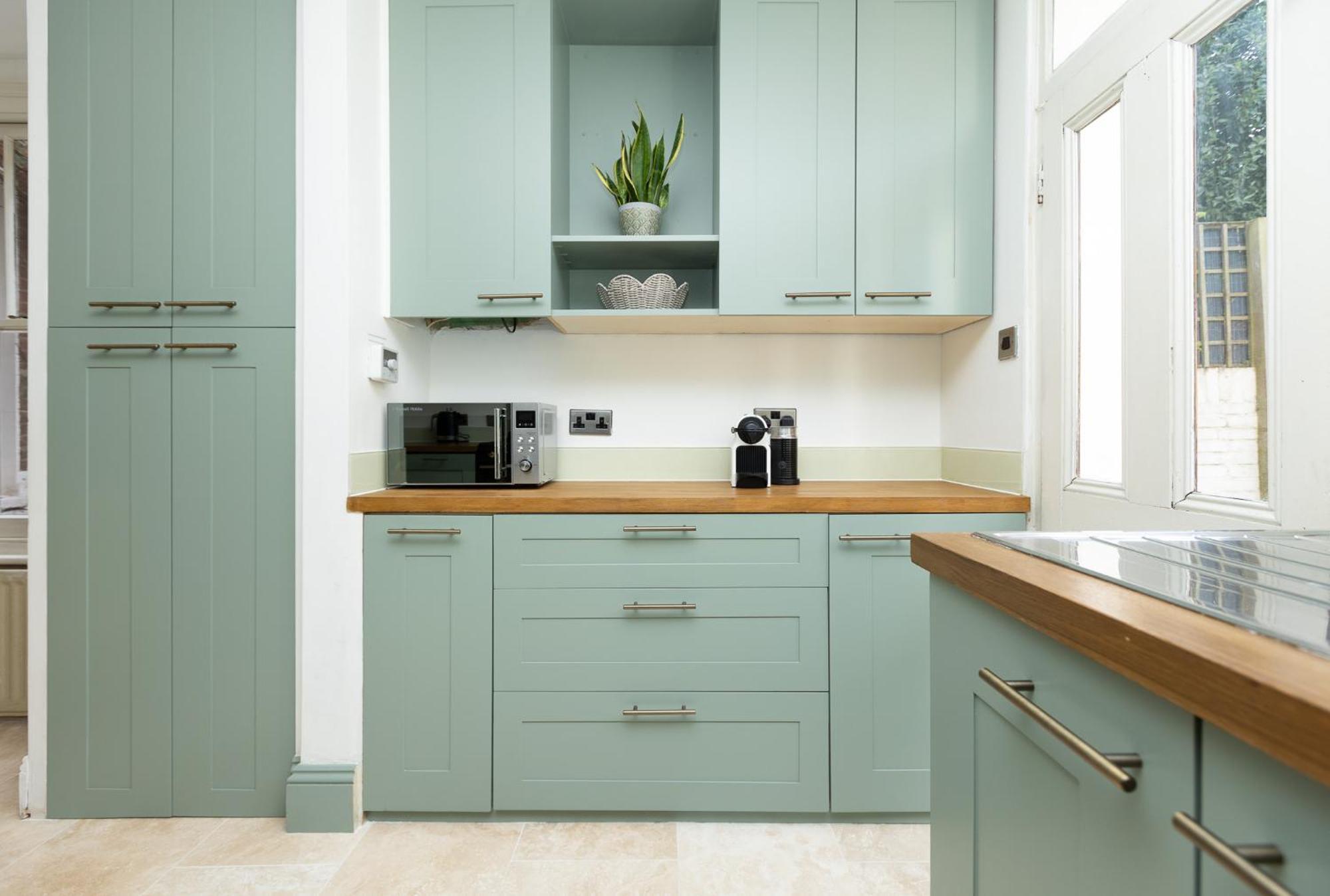 Charming 4 Bed Victorian House In Clapham Old Town