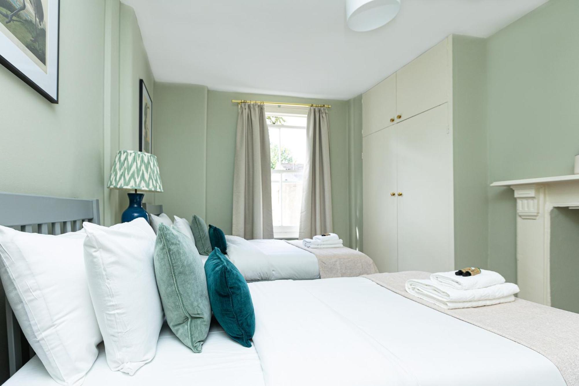 Charming 4 Bed Victorian House In Clapham Old Town Apartment London