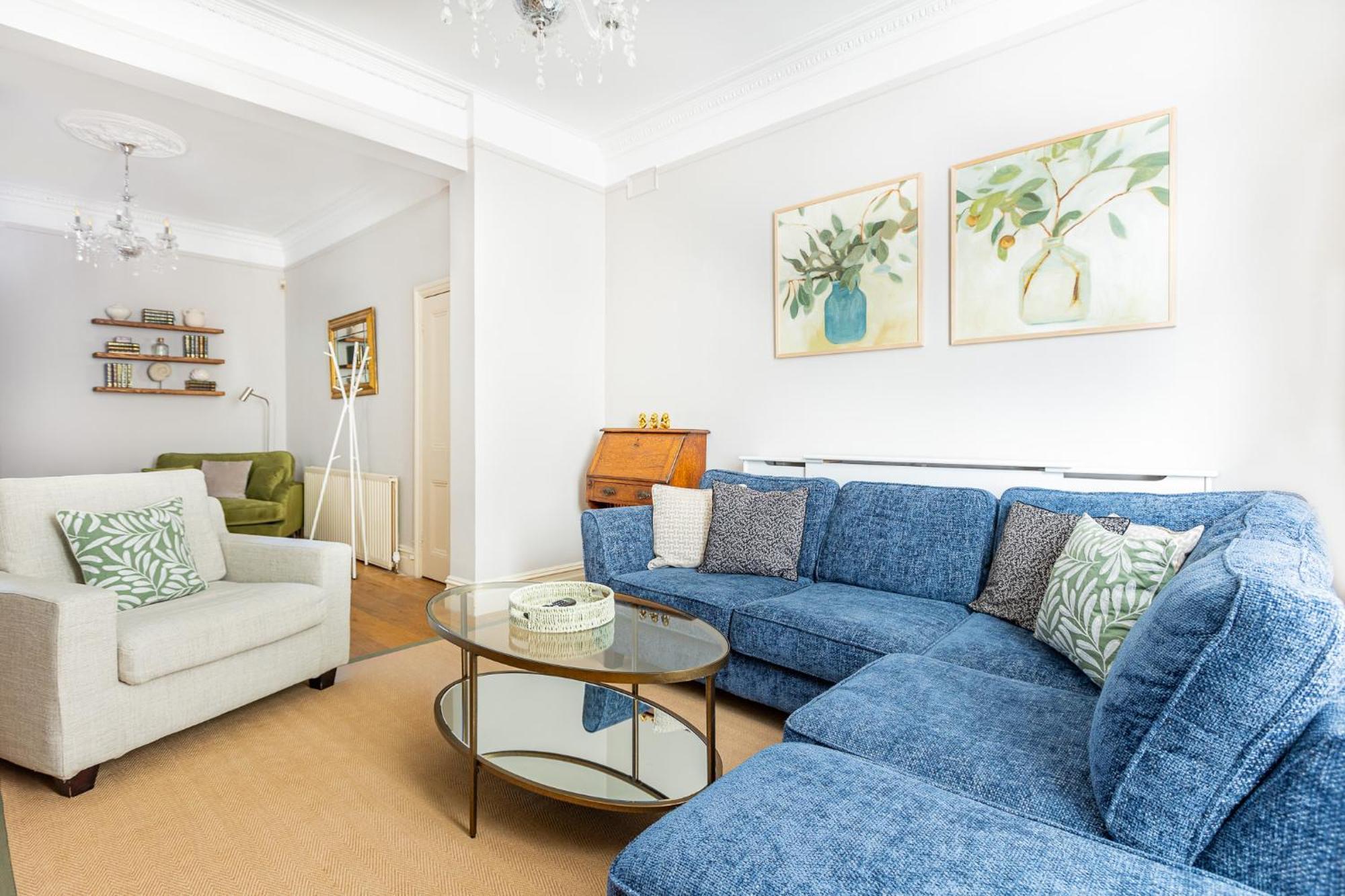 Charming 4 Bed Victorian House In Clapham Old Town Apartment