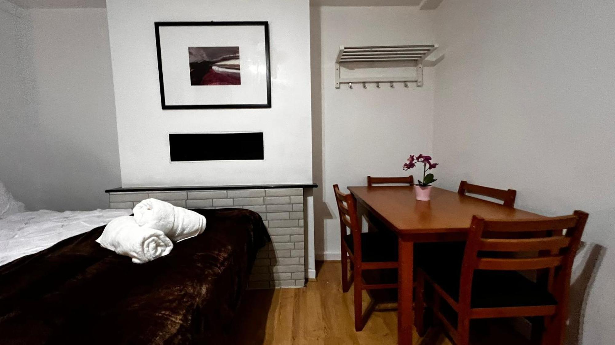 Guest house Gatesden London