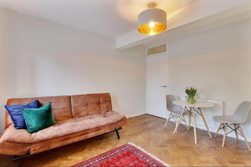 Chic 2-bed Apartment, Free Wi-fi And Parking Apartamento