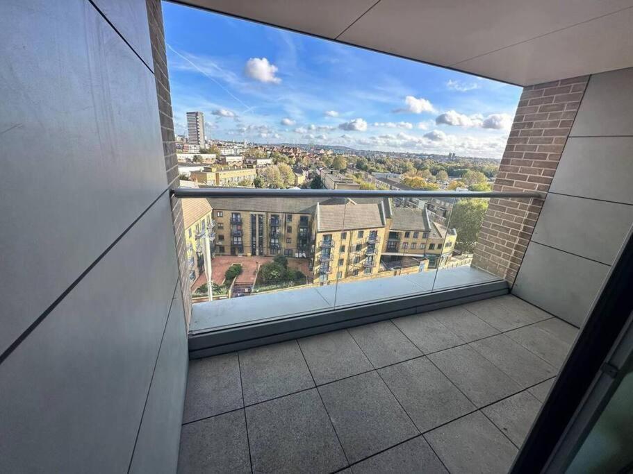 Apartment Cosy, Comfy 2 Bed Canary Wharf London