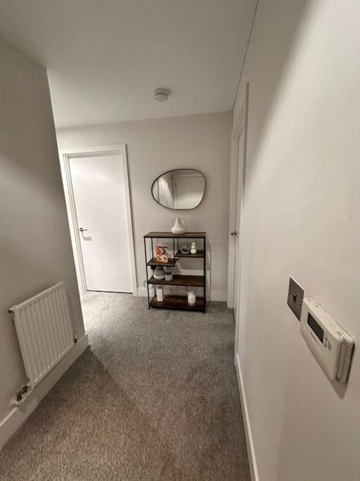 Cosy, Comfy 2 Bed Canary Wharf Apartment