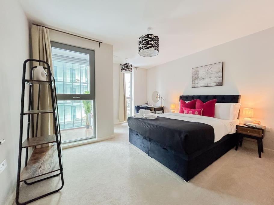 Apartment Stylish Urban Sanctuary With Parking *
