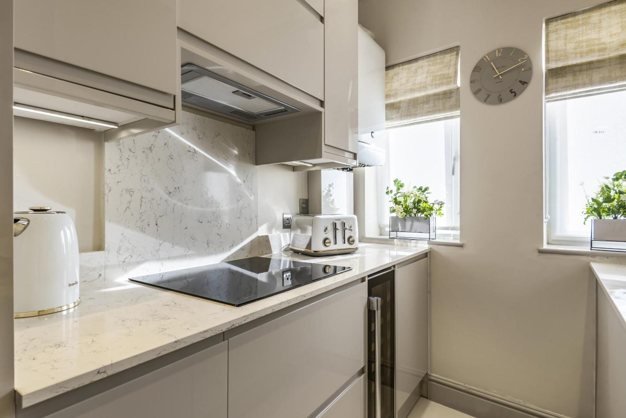 Luxury 1-bed In Sought After Prime Location Apartamento *